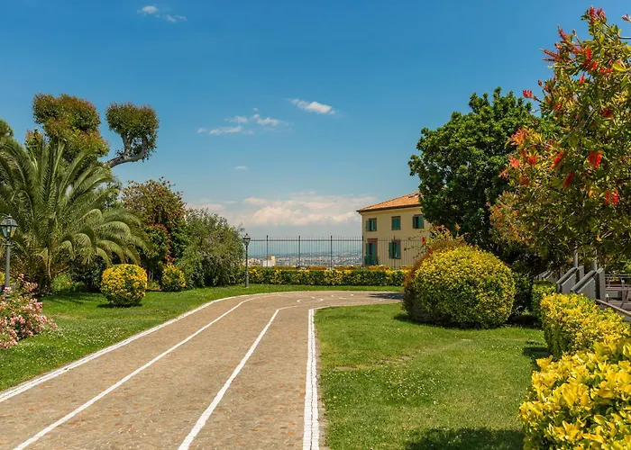 Culture Capodimonte 4* Naples